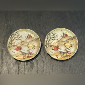 Pair of Vintage Mini Collector Plates 1966 Joan Walsh Anglund 4" Diameter Fall